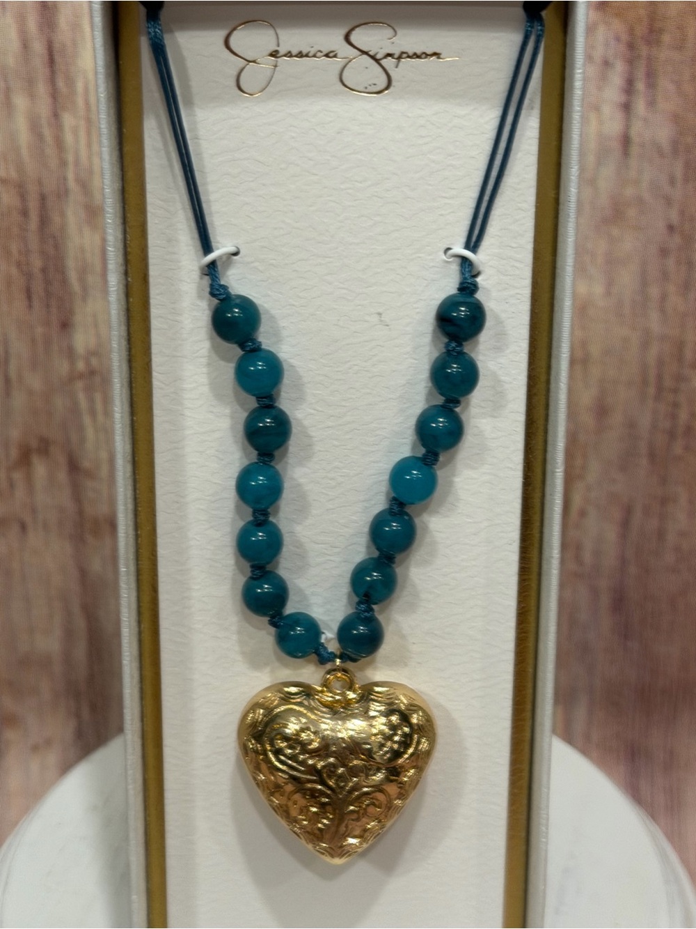 ✨NWT✨ Jessica Simpson Heart Pendant Necklace (17 inches + 3 inch Extender)